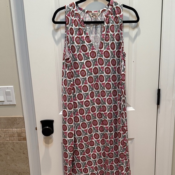 Boden Dresses & Skirts - Breezy Boden Vneck Sleeveless Midi Dress - Red and White Floral